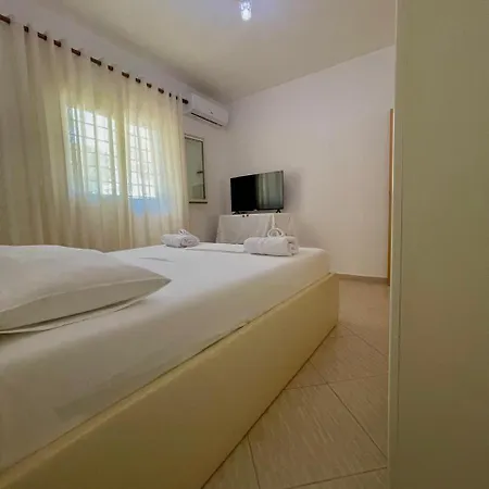 Dhoma Plazhi * Vlorë