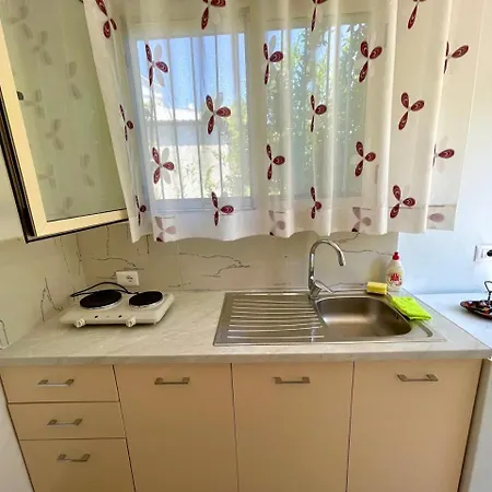 Dhoma Plazhi 펜션 Vlorë